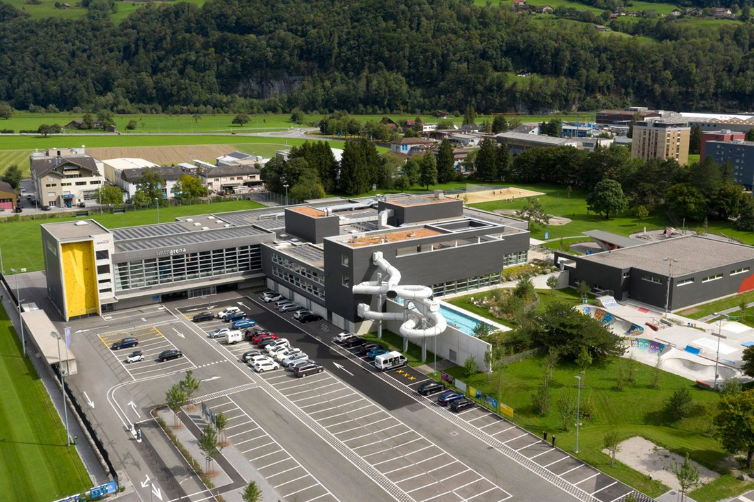 lintharena sgu Näfels – Luftaufnahme des Sport- und Freizeitzentrums